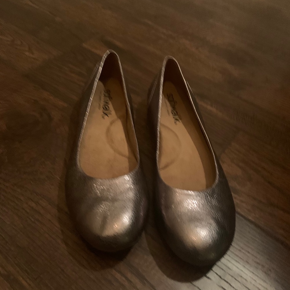 Softwalk Sonoma
Leather upper
Imported